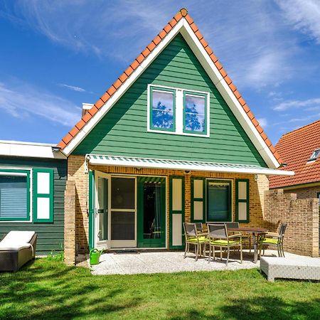4 Bedroom Cozy Home In Zonnemaire Exterior photo