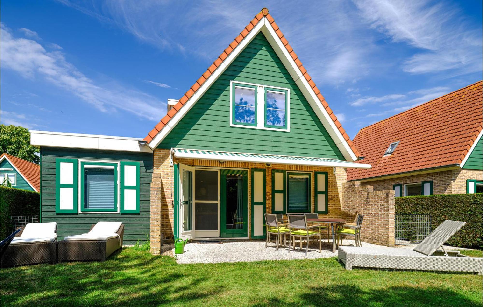 4 Bedroom Cozy Home In Zonnemaire Exterior photo