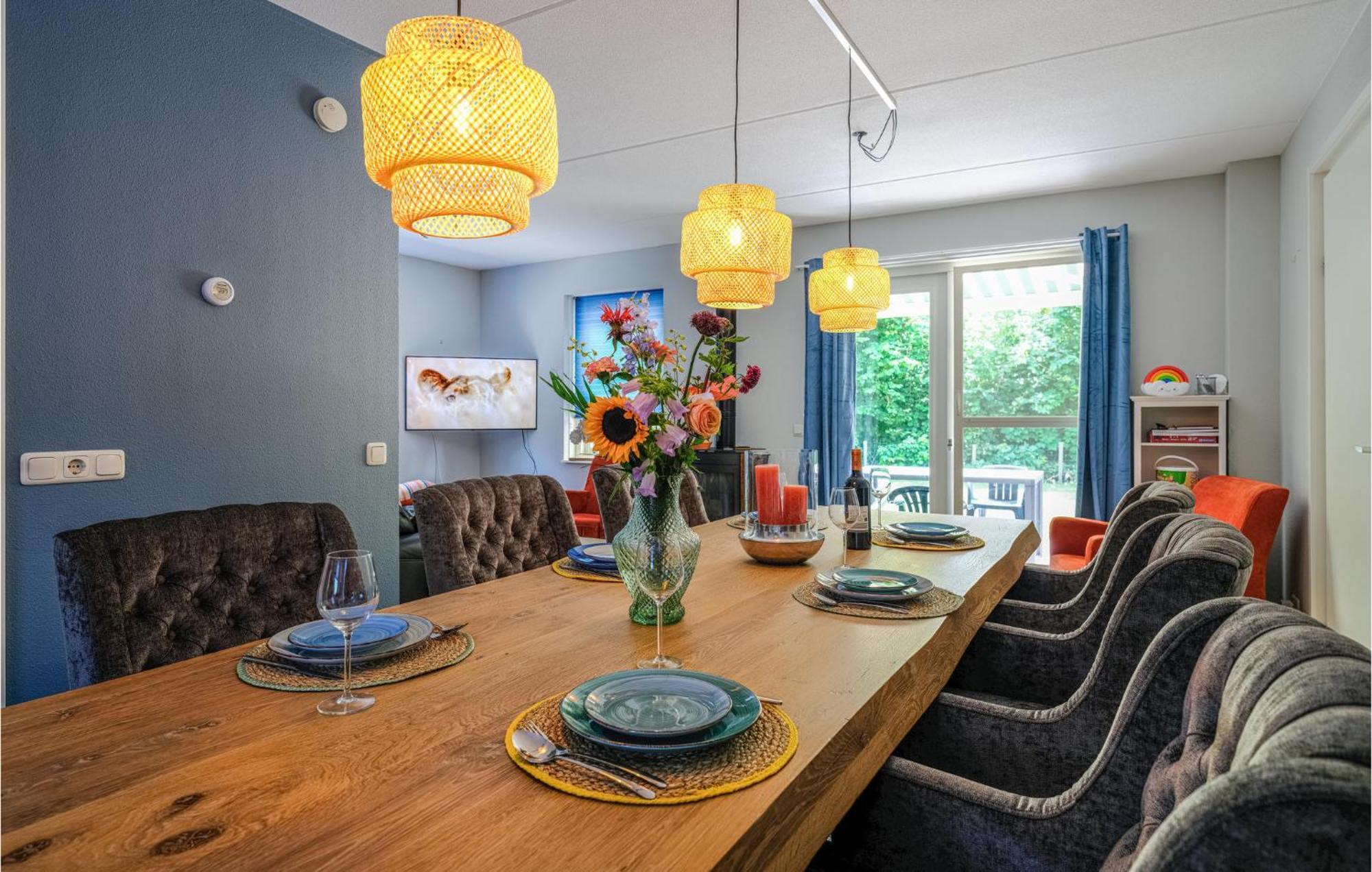 4 Bedroom Cozy Home In Zonnemaire Exterior photo